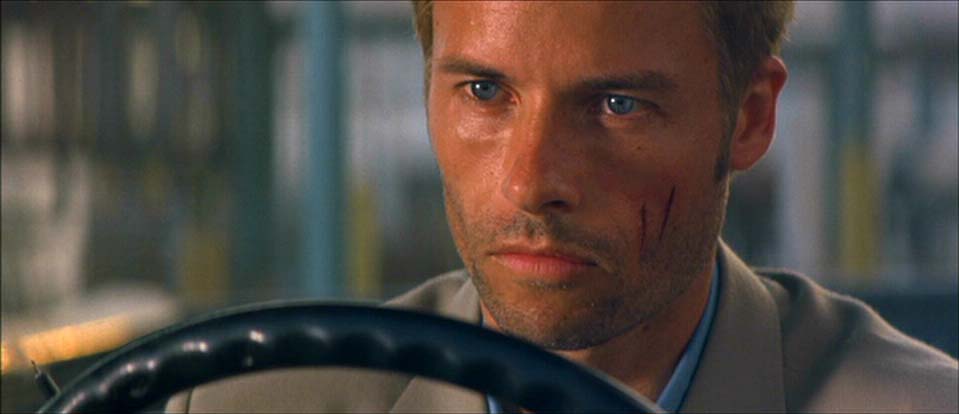 Memento, Explained | Ending, Timeline, Meaning - Cinemaholic