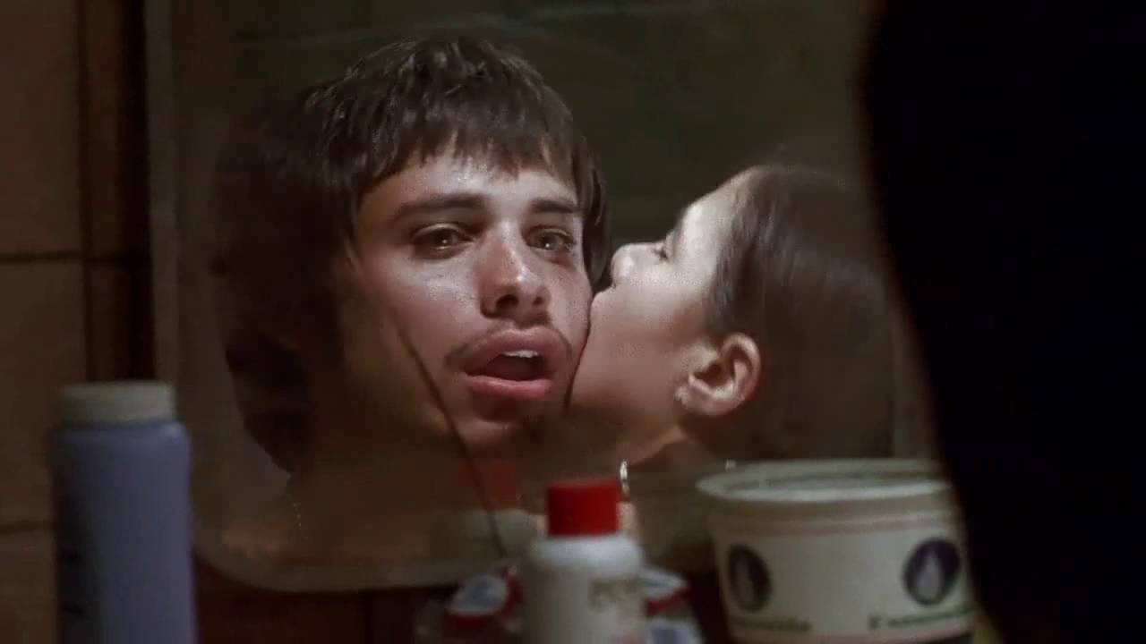 Every Cinema Lover Must Watch ‘Amores Perros’. Here’s Why.