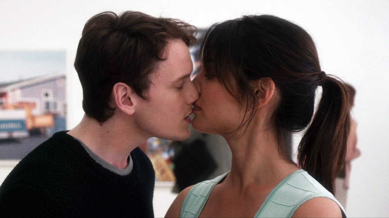 5 Best Older Woman Younger Man Relationship Movies On Netflix 2019