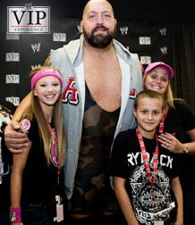 Big Show Family/Marriage: Big Show's Wife and Daughters in Real Life