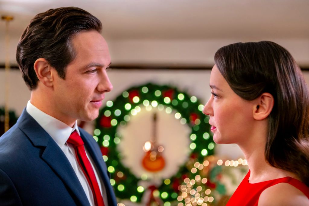 Where Was The Christmas Bow Filmed? Hallmark Cast Details