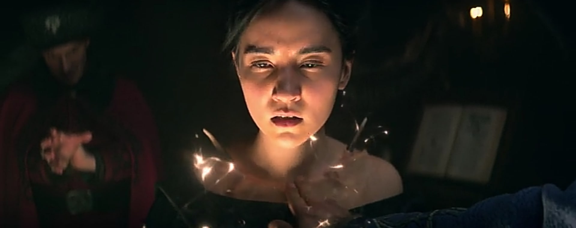 What Are the Amplifiers in Shadow and Bone?