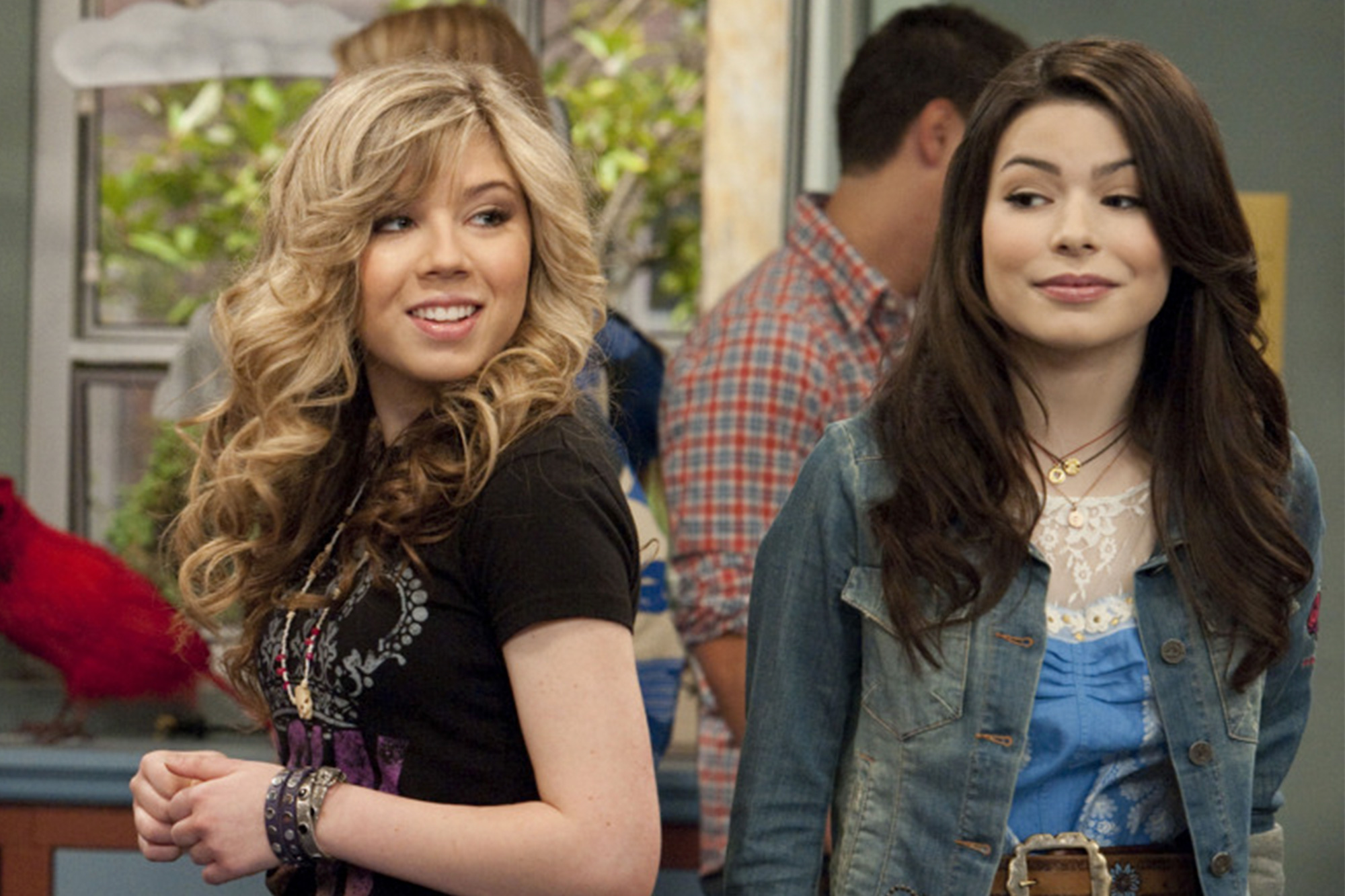 Leaked sam puckett Does Jennette