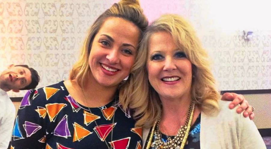 Meet Ashleigh Lautaha, The Former LuLaRoe Consultant From The