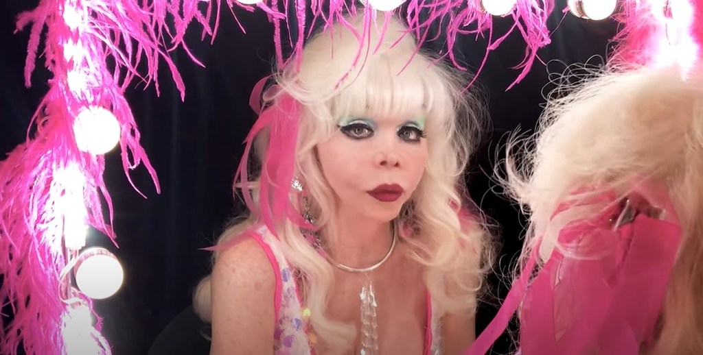 Who Were Angelyne’s Parents? Where Are They Now?