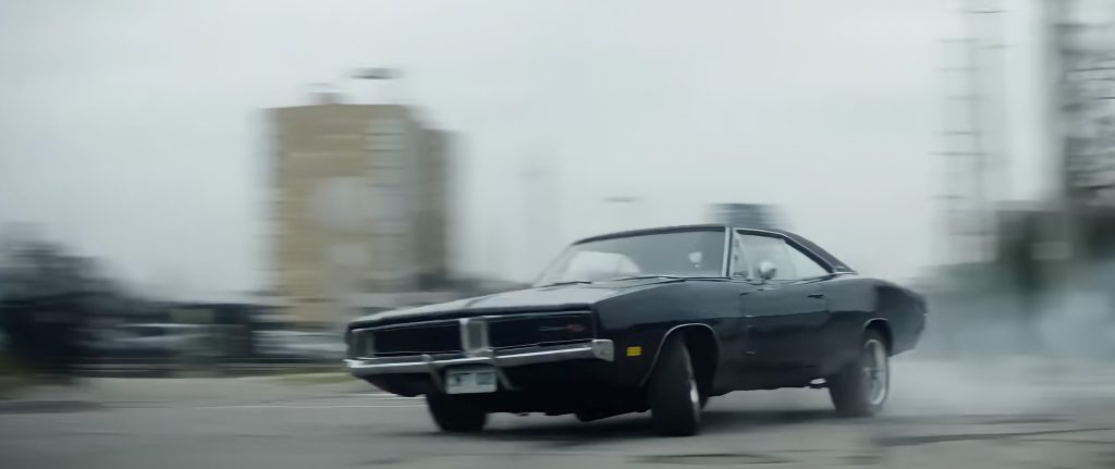 What Type and Brand is Debora, Woody Harrelson's Car in The Man from ...