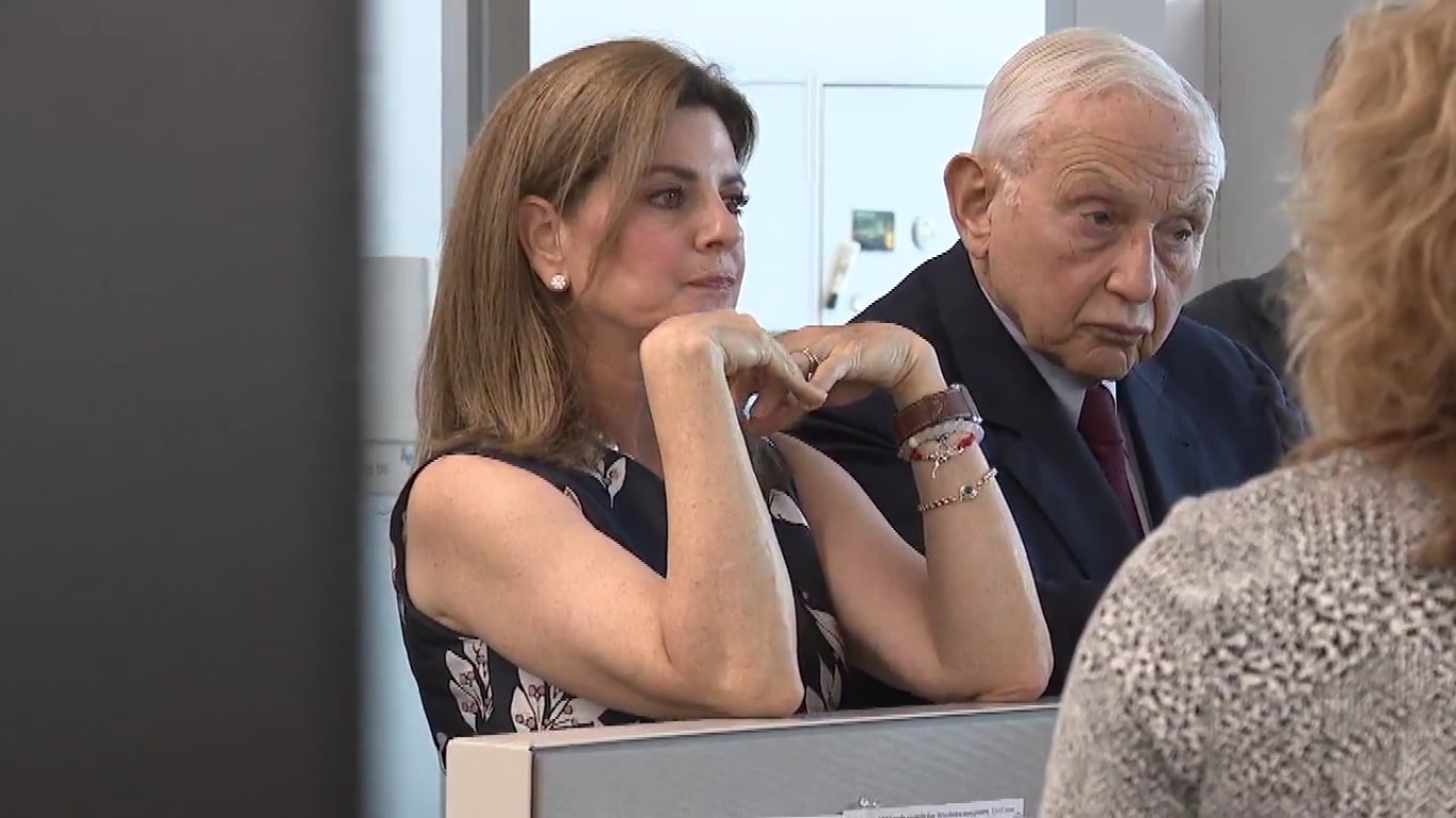 Abigail Koppel Now: Where is Les Wexner's Wife Today? Update