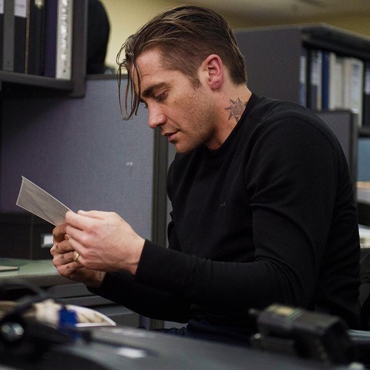 are-jake-gyllenhaal-s-tattoos-in-prisoners-real-what-do-they-mean