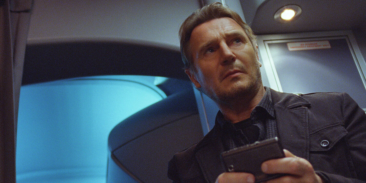 Non-Stop (Liam Neeson, Julianne Moore), A Threat Onboard a Flight