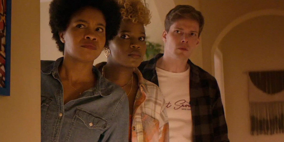 Solitaire Rae Phillips The Other Black Girl Ending, Explained: What Happened to Kendra Rae ...