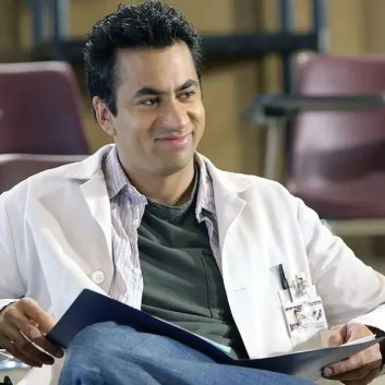 Trust Me, I’m a Doctor: True Story Drama to Star Kal Penn and Haley Joel Osment