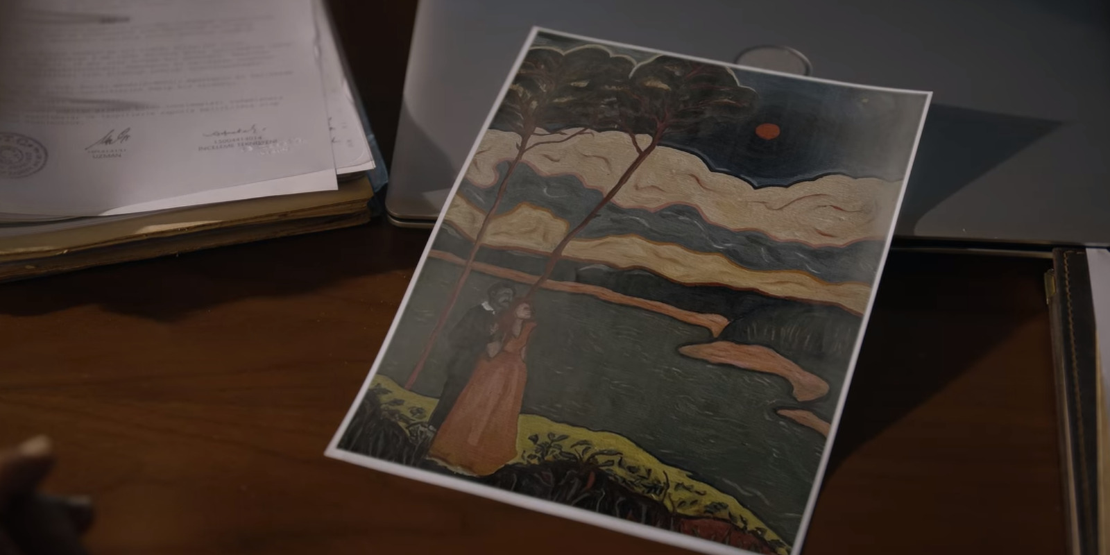 Is C’e L’amore a Real Painting? Is Prague Novel Gallery a Real Art Gallery?