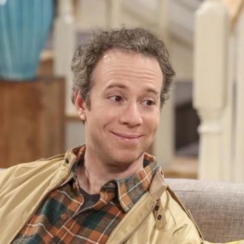Big Bang Theory-Spinoff ‘Stuart Fails to Save the Universe’ Begins Filming in LA in September