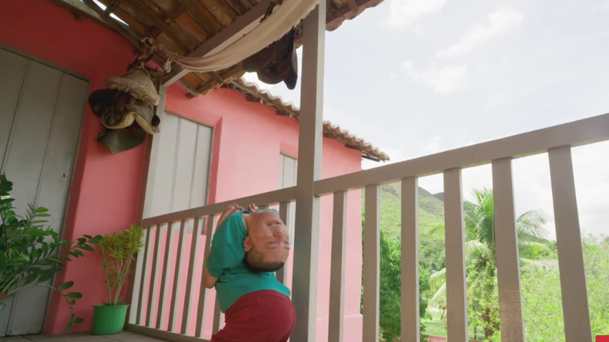 Claudio Vieira de Oliveira: Where is the Man With the Upside Down Head Now?