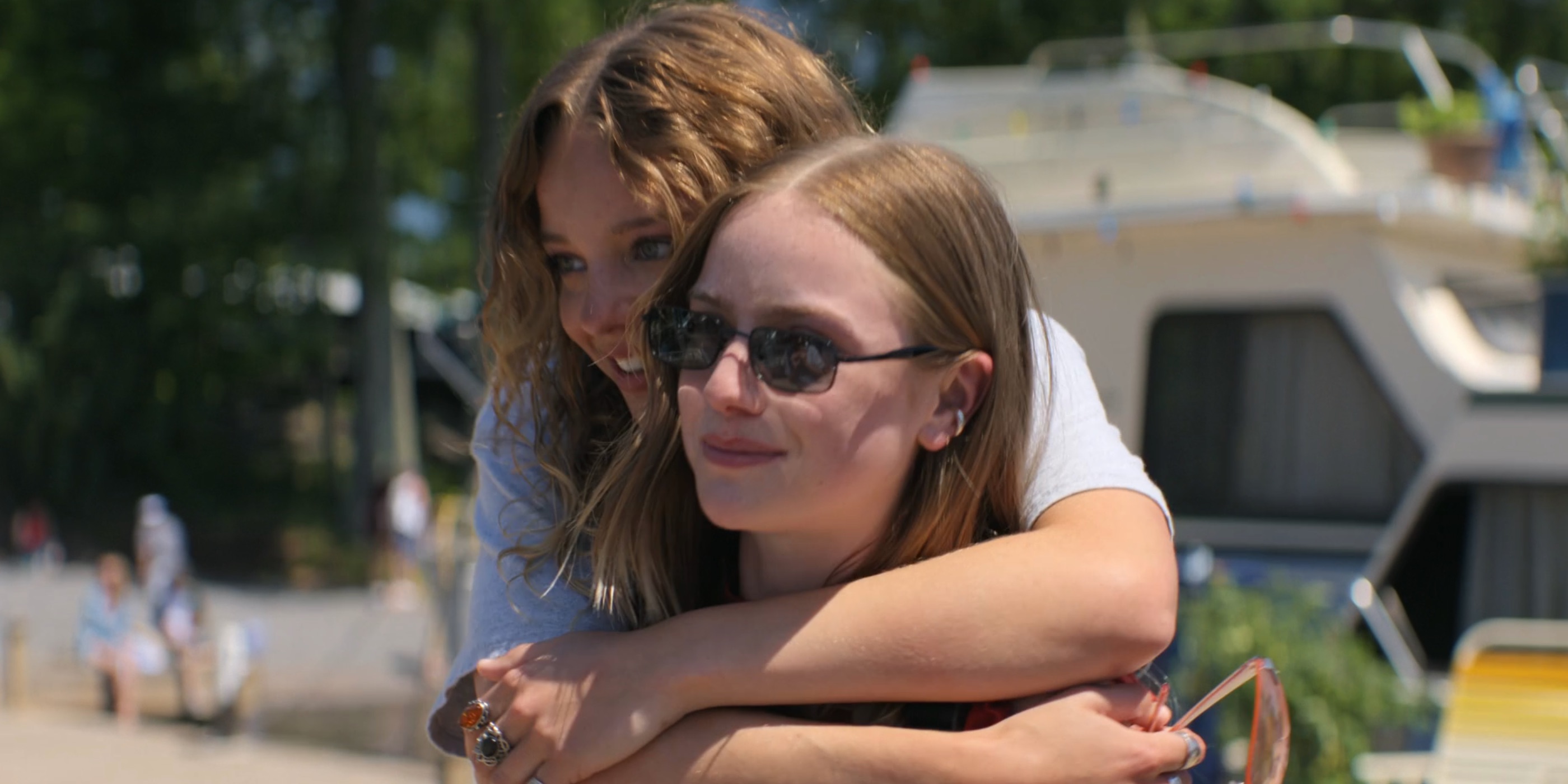 Sterling Point: Are Oona and Ramona Queer? Do they End Up Together?