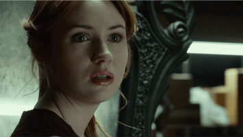 Oculus Ending Explained: Is Kaylie Dead? Does She Become a Ghost?